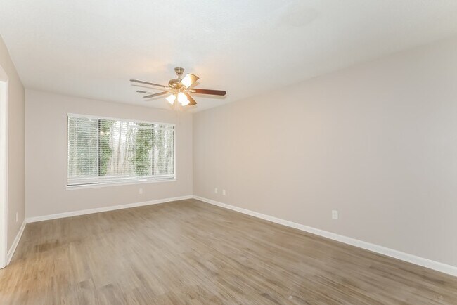 Building Photo - 1817 Laurel Ridge Dr SW