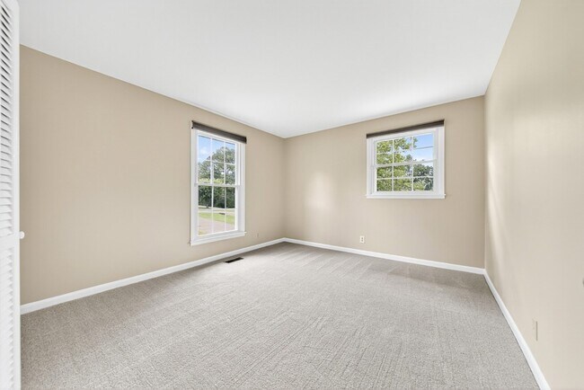 Building Photo - 121 Caldwell Dr