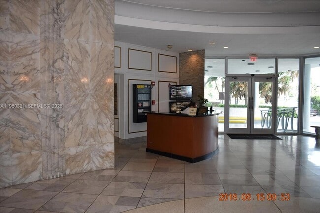 Building Photo - 5255 Collins Ave