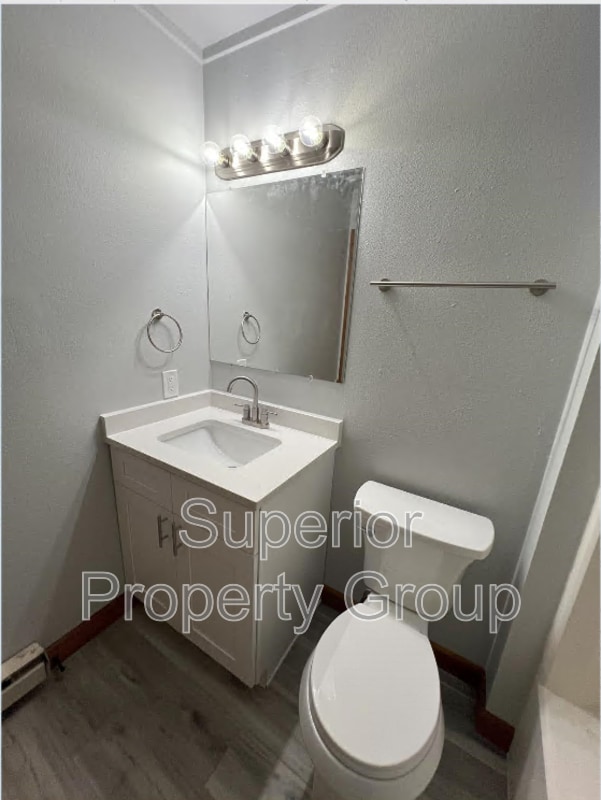 Building Photo - 2 S Wickham Ct