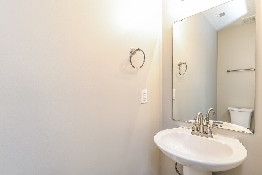 Building Photo - 1136 Ballina Way