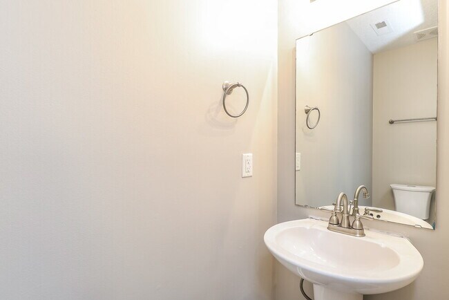 Building Photo - 1136 Ballina Way