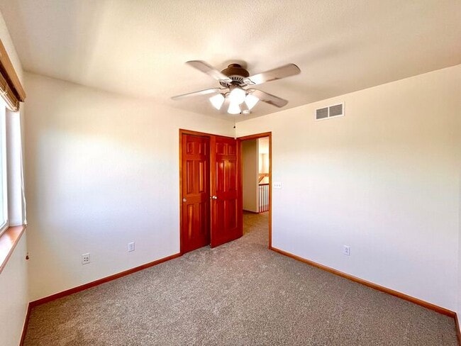 Building Photo - Beautiful 4 bed/ 3 bath Home with Office!