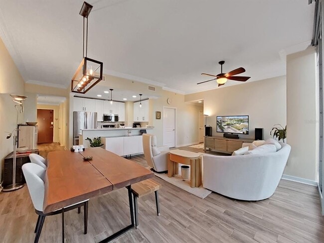 Building Photo - 777 N Ashley Dr