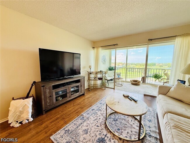 Building Photo - 1580 Pine Valley Dr