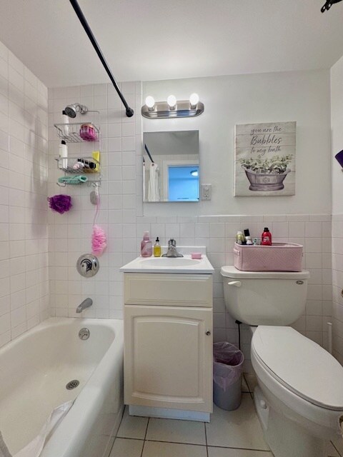 Building Photo - 15 University Rd