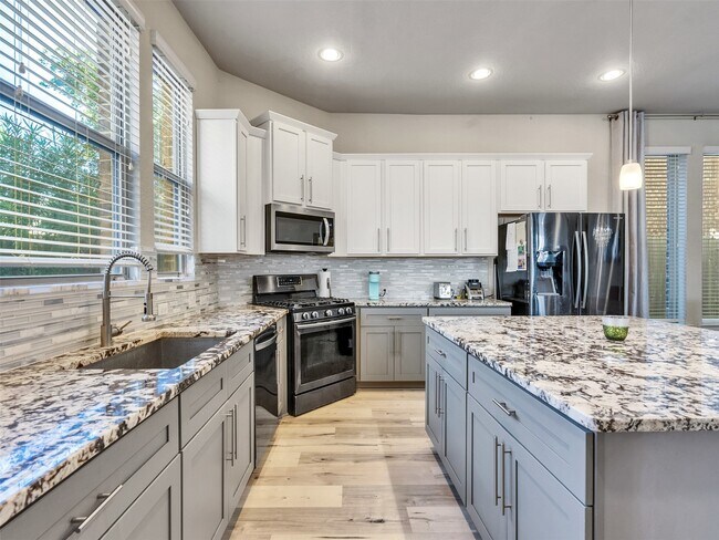 Building Photo - 18324 Parkview Point Dr