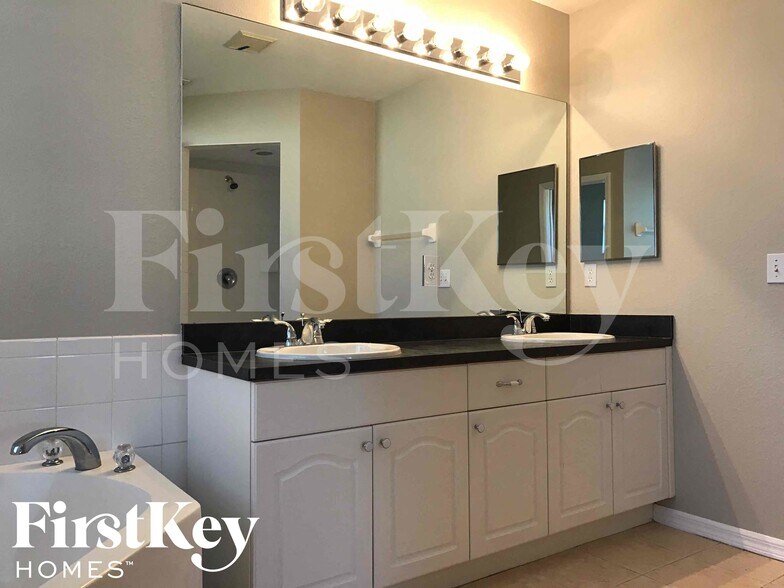 Building Photo - 3807 25th St SW