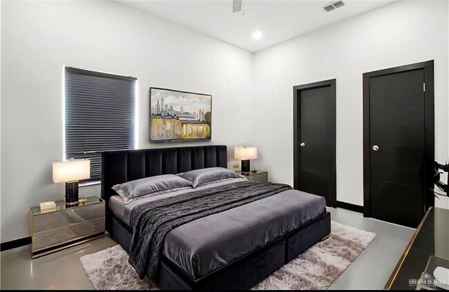 Building Photo - 800 New Orleans Cir