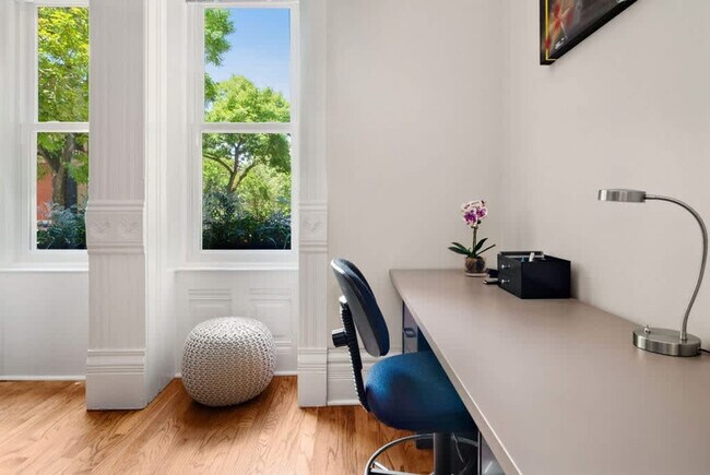 Building Photo - 219 W Eugenie St