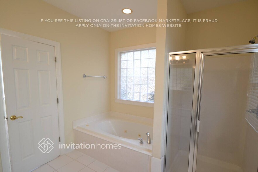 Building Photo - 1208 Champions Pointe Dr