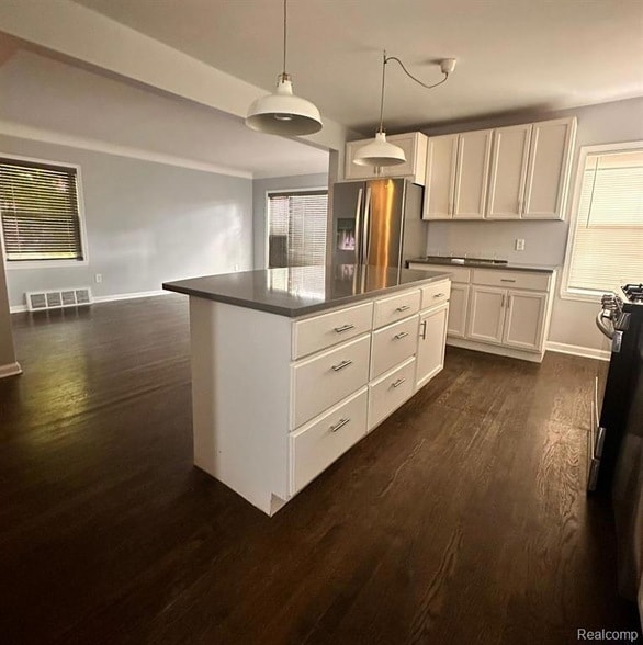 Building Photo - 505 Gardendale St