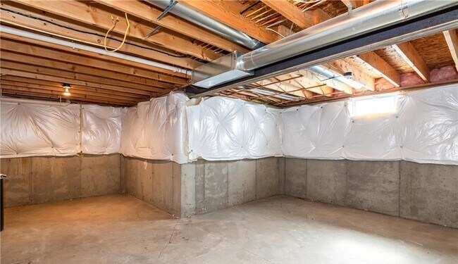 Building Photo - 3601 Empire Dr