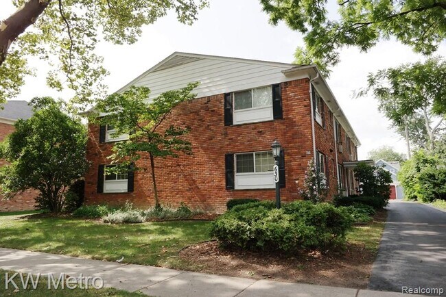 Building Photo - 630 ANN St