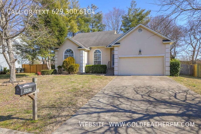 Building Photo - 905 Split Oak Dr