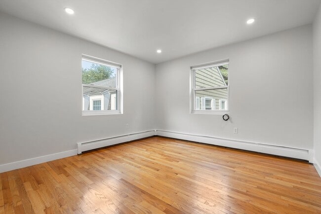 Building Photo - 33 Saco St