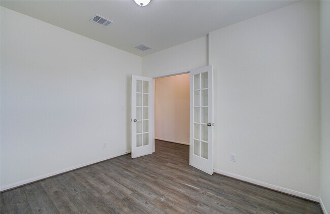 Building Photo - 8426 Beacon Bay Cir