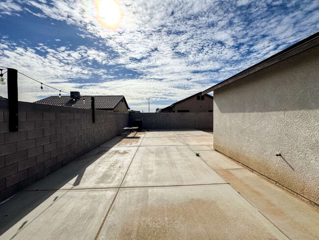 Building Photo - "Cozy 3-Bedroom, 2-Bathroom Home in San Luis!"