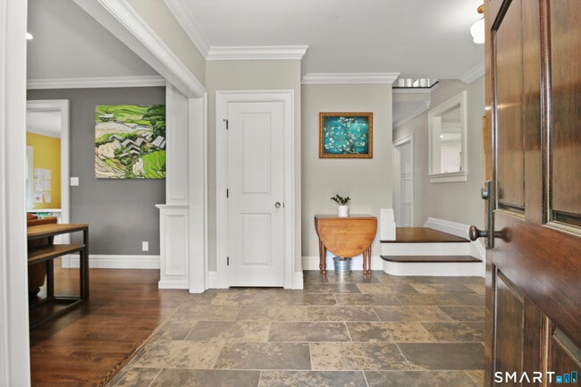 Building Photo - 14 Winslow Ln