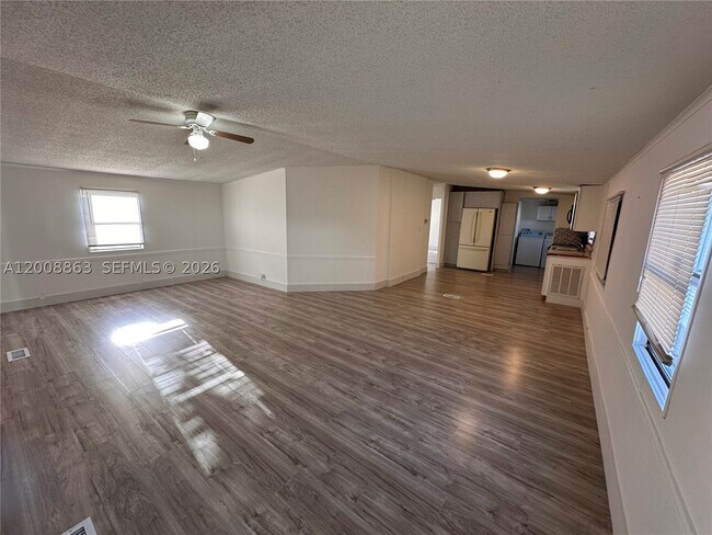 Building Photo - 3028 SW 50th St