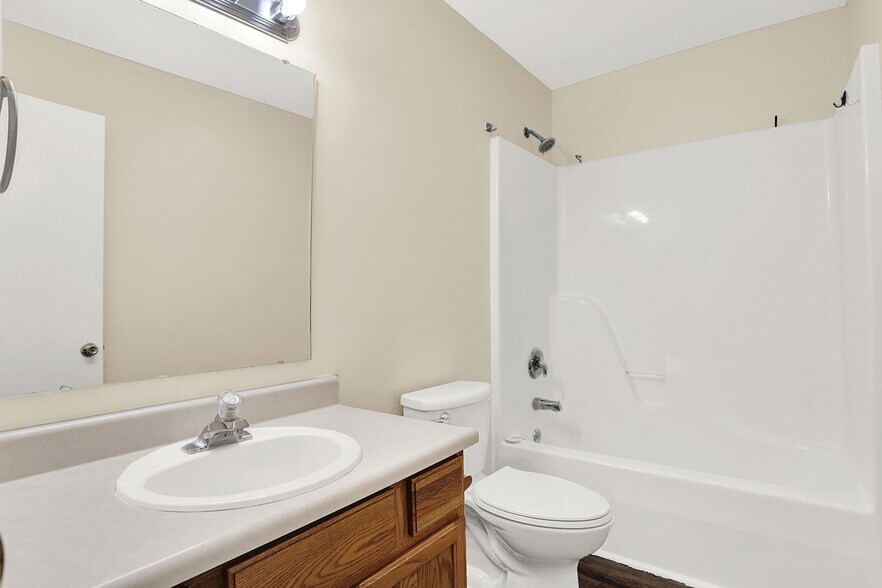 Building Photo - 1082 Fairlane Ct