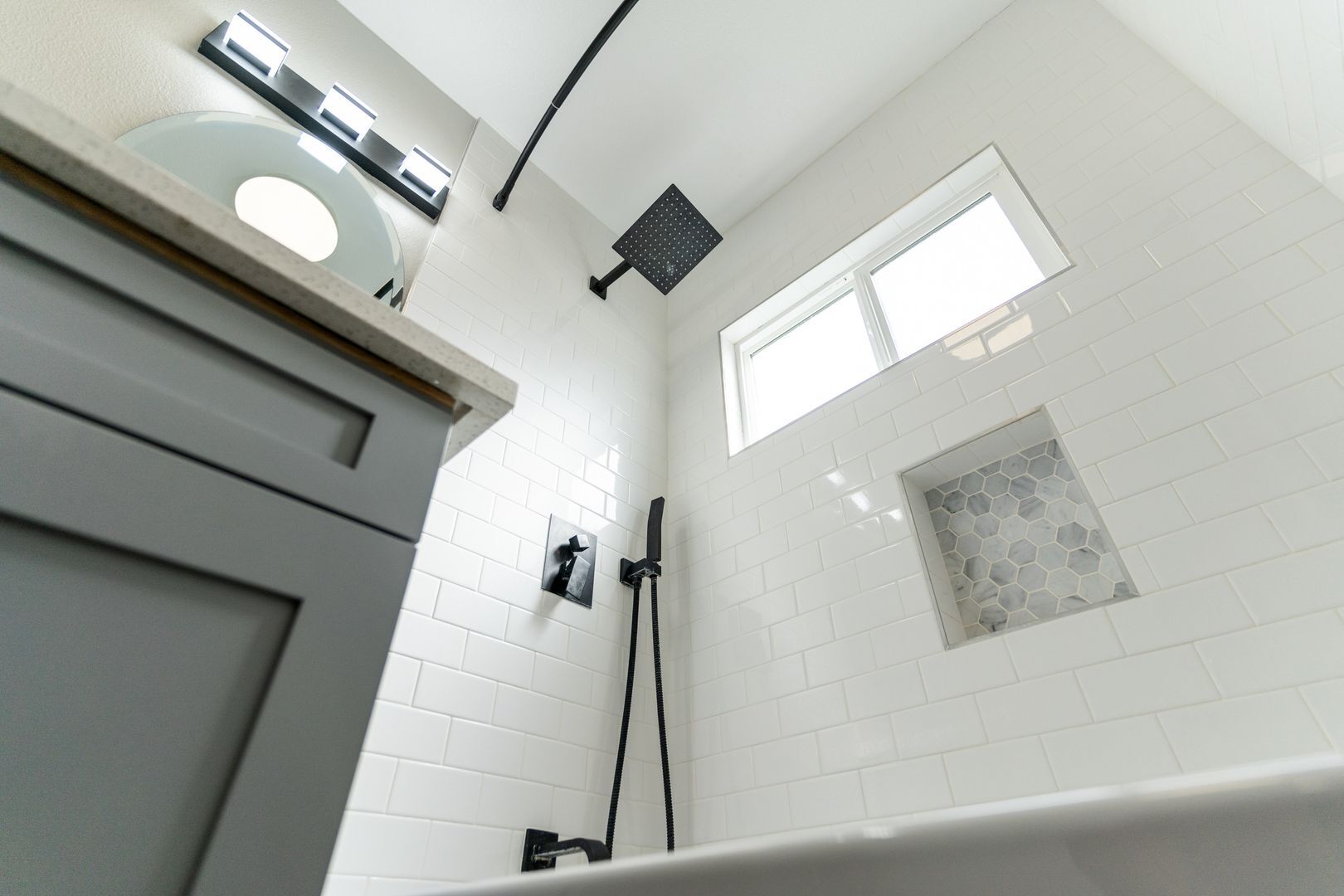 Building Photo - 113 S Lillie Ave