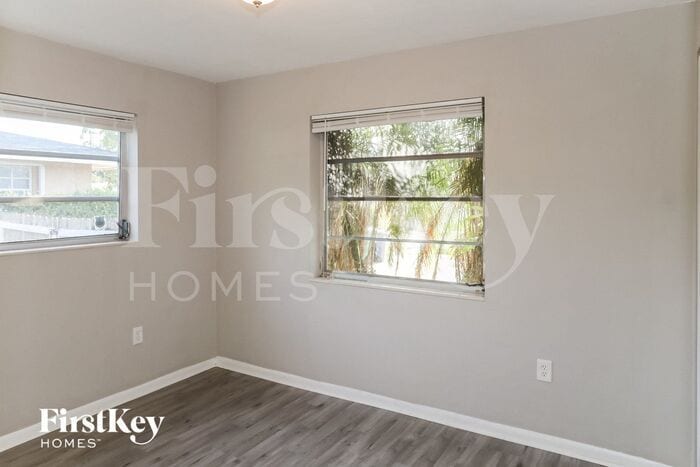 Building Photo - 16310 SW 100th Ct