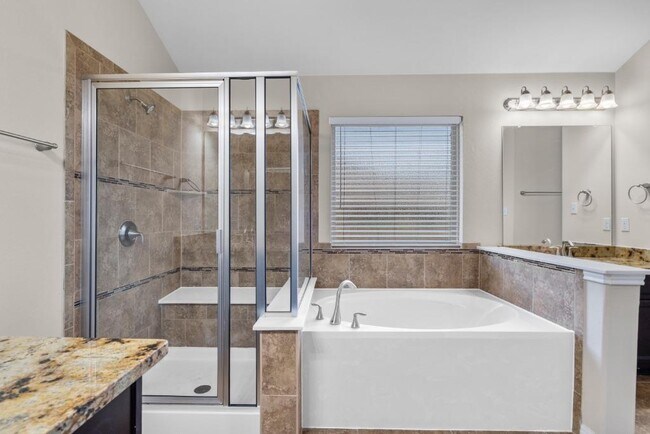 Building Photo - 2923 Bluffstone Dr
