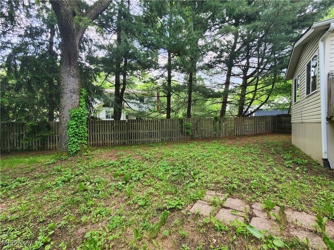 Building Photo - 3032 Englewood Dr