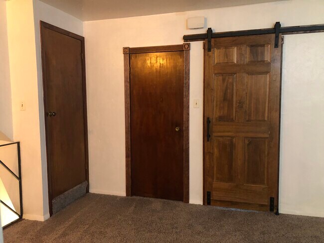 Building Photo - 618 Tingley Ave