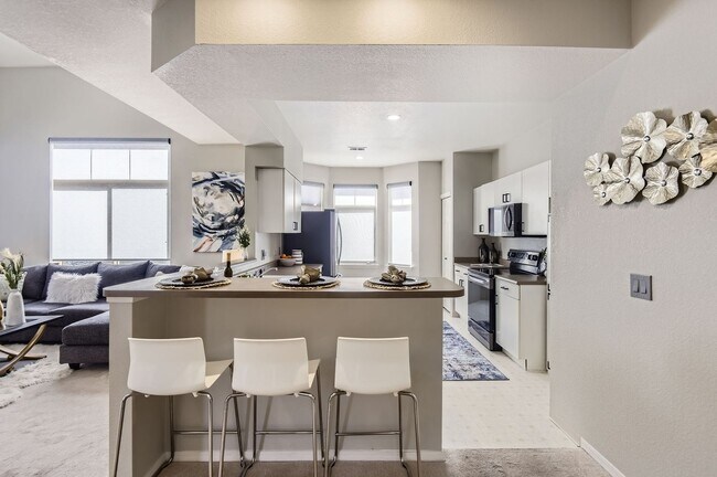 Building Photo - 644 Silver Mesa Dr