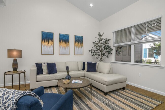 Building Photo - 7285 Saona CT