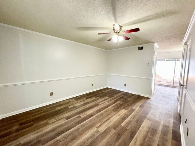 Building Photo - Rosewood