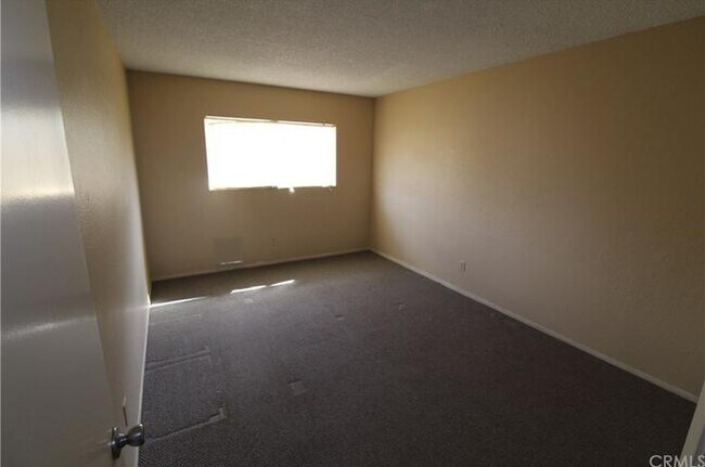 Building Photo - 6565 Mojave Ave