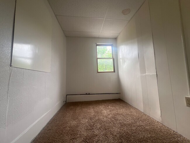 Building Photo - 753/ 755/ 755.5 Garrison Ave