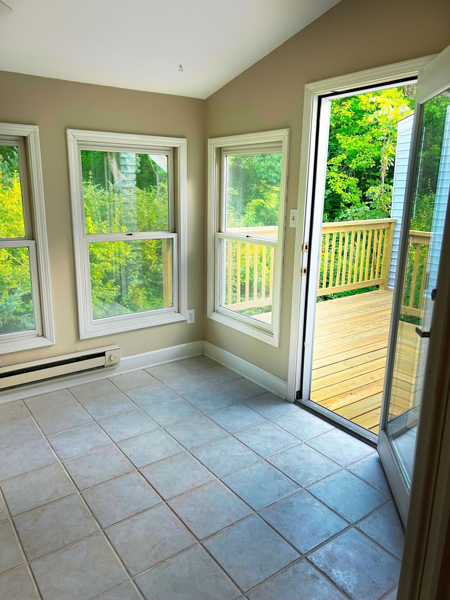 Building Photo - 663 Hiddenwood Ct