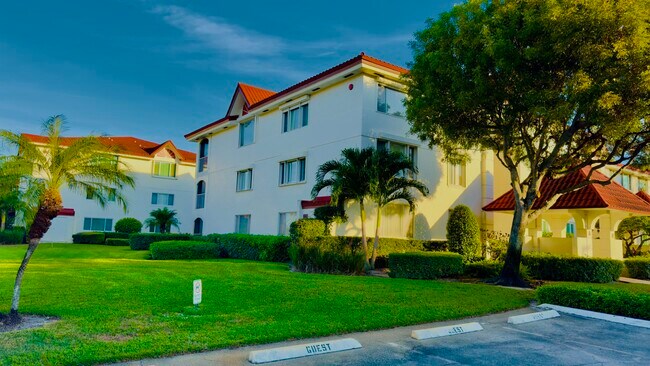 Building Photo - 107 Half Moon Cir