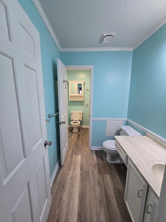 Building Photo - 7028 Lure Ct