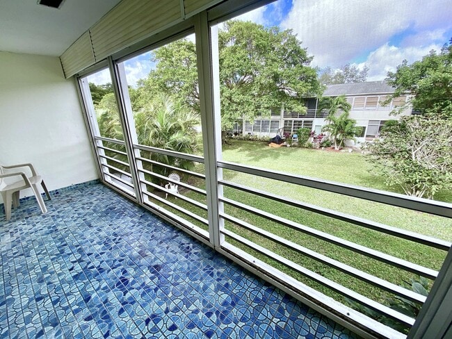 Building Photo - 98 Tilford Pl