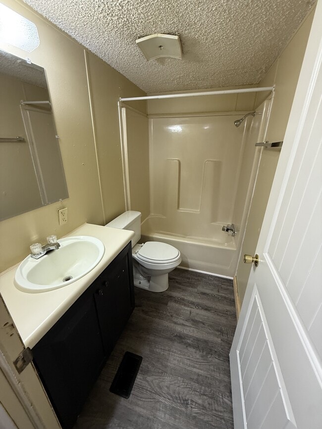 Building Photo - 2667 Hopewell Church Rd