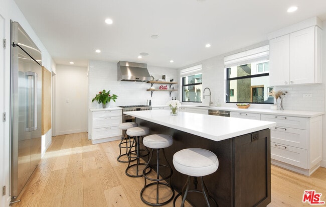 Building Photo - 5317 Pacific Ave