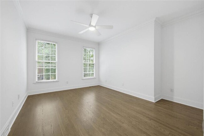 Building Photo - 735 Westwind Ln