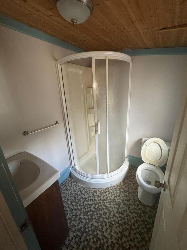 Building Photo - 309 S Lowell Ave