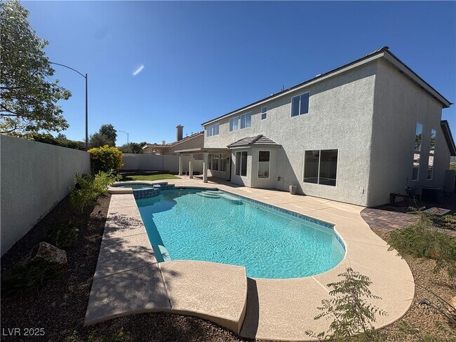 Building Photo - 2647 Hourglass Dr