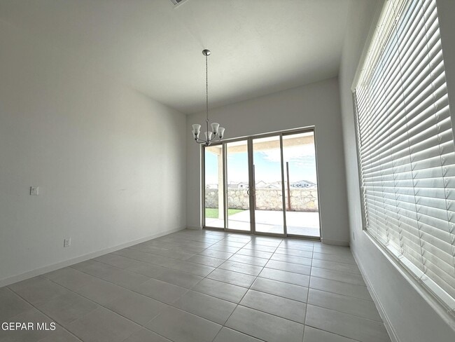 Building Photo - 7792 Enchanted Pk Dr