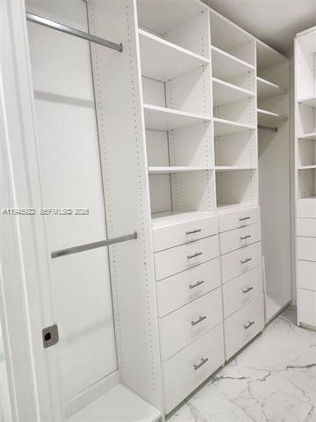 Building Photo - 15152 SW 63rd Ter