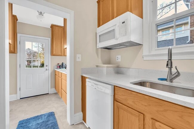 Building Photo - 5724 27th St N