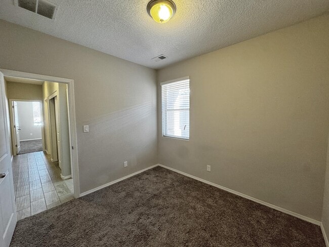 Building Photo - 6732 Oro Valley Rd NW