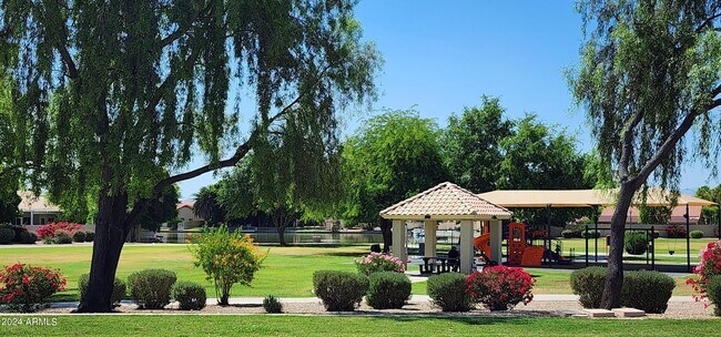 Building Photo - 10945 W Poinsettia Dr