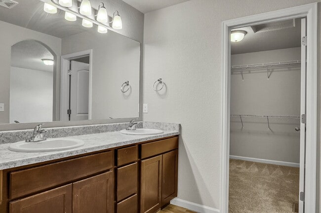 Building Photo - $2,300.00 - 3 Bedrooms, 2.5 Bathroom, Town...